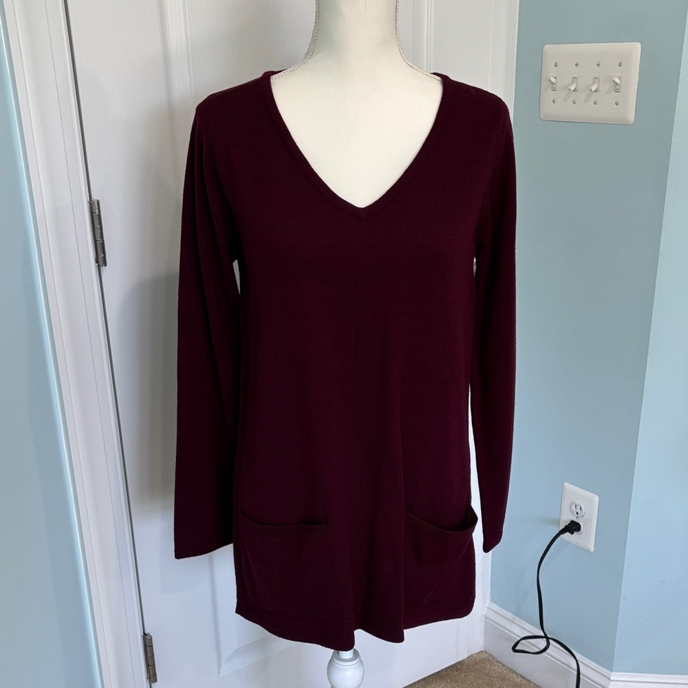 New York & Company burgundy sweater
